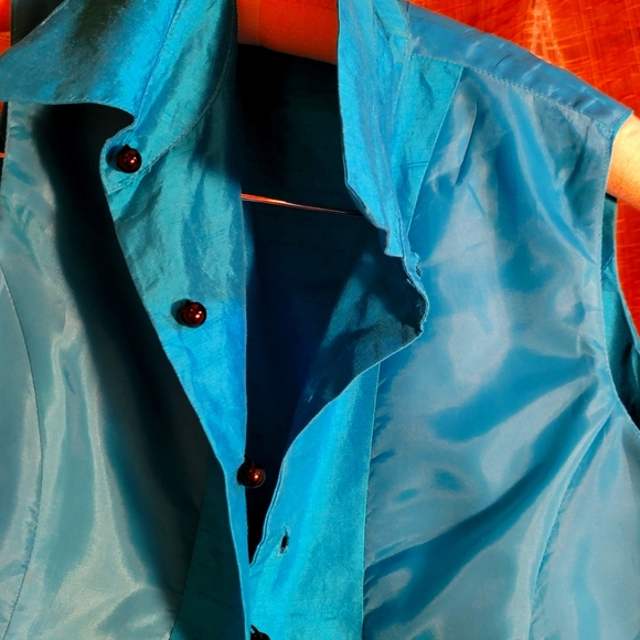 Silkland Button Front Shell - Picture 5 of 16